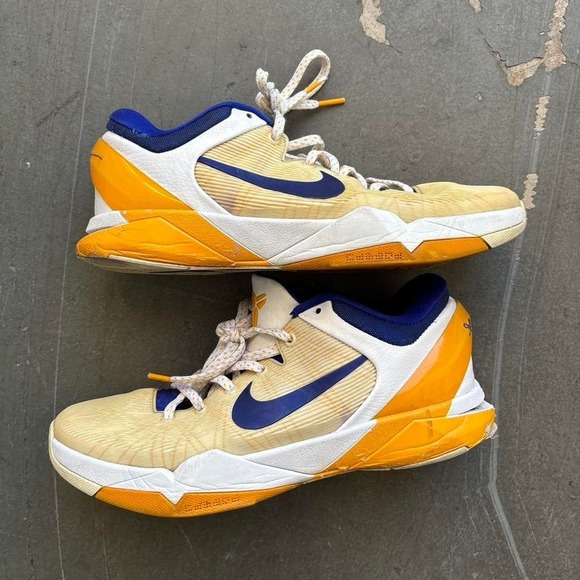 Nike Other - Nike Zoom Kobe 7 VII System Lakers Home 2012 Size 9.5 Sneakers Shoes 488371-101
